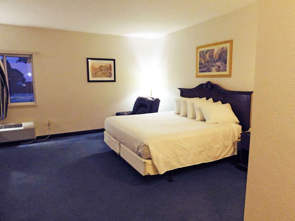 Americas Best Value Inn-Fredonia Room photo